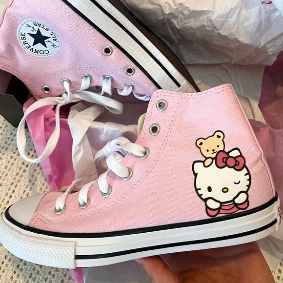 NWT Pink Hello Kitty Converse